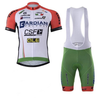 Equipación de Ciclismo de Verano Bardiani: Confort y Estilo en Cada Pedalada