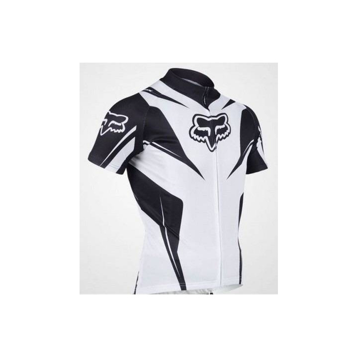 Conjunto Corto de Ciclismo Fox para el Verano: Comodidad y Estilo en Cada Pedalada