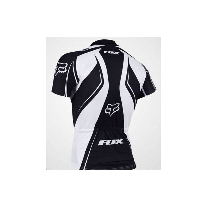 Conjunto Corto de Ciclismo Fox para el Verano: Comodidad y Estilo en Cada Pedalada