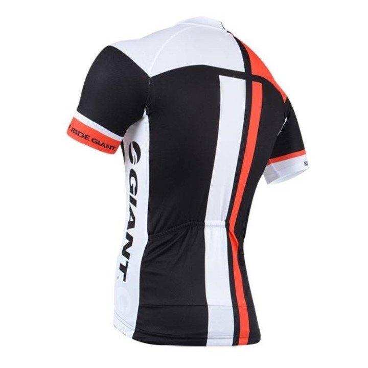 Maillot Corto Giant: Comodidad y Frescura para tus Rutas en Bicicleta