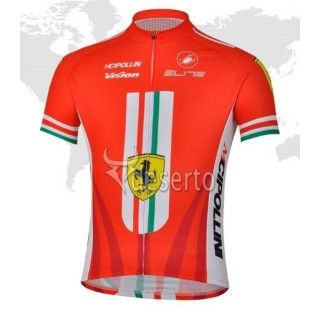 Maillot corto Ferrari: comodidad y frescura para tus rutas en bicicleta