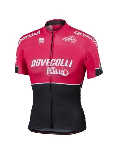 Conjunto de ciclismo corto NOVECOLLI para el verano, comodidad y estilo en cada pedaleada