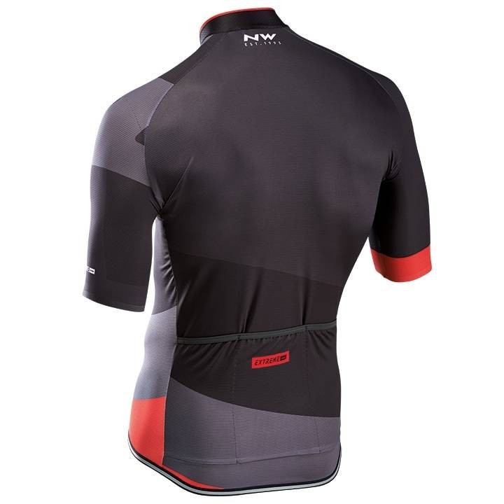 Maillot Ciclista NORTHWAVE: calidad y frescura para tus rutas en bici