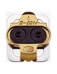 Casco EVADE y conjunto corto de ciclismo: comodidad y estilo para tus paseos