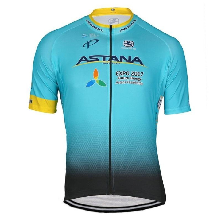 Conjunto corto de ciclismo Astana: comodidad y frescura para tus rutas
