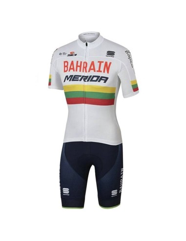 Conjunto de ciclismo corto BAHRAIN MERIDA: comodidad y estilo para tus rutas
