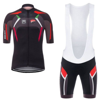 Conjunto corto DUCATI CORSE para ciclismo: comodidad y estilo en verano