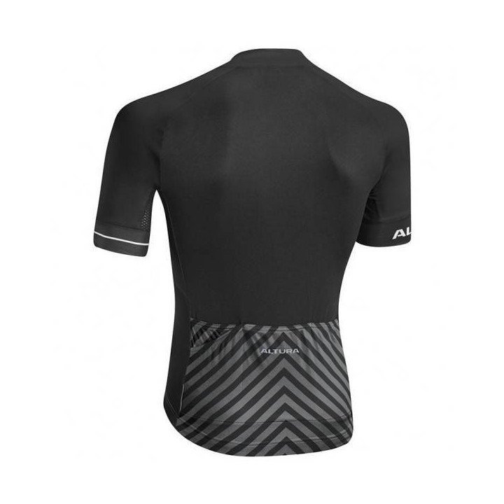 Conjunto corto de ciclismo para sentirte fresco y cómodo en cada pedaleo