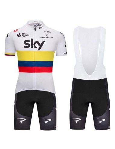Conjunto de ciclismo corto SKY: comodidad y estilo para tus paseos en verano