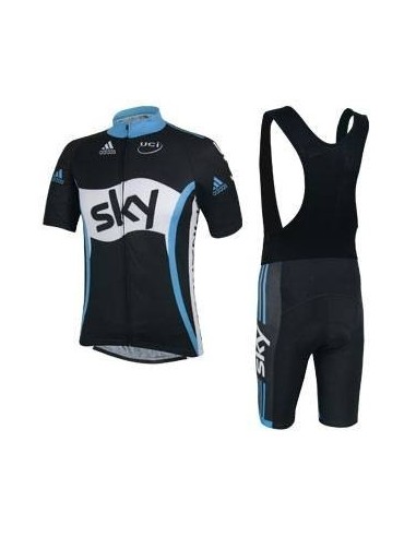 Conjunto de ciclismo corto SKY: comodidad y estilo para tus paseos de verano
