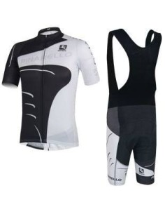 Equipación de ciclismo corta Pinarello para un verano cómodo y fresco