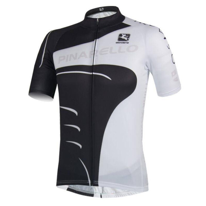 Equipación de ciclismo corta Pinarello para un verano cómodo y fresco