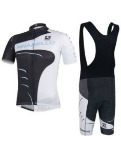 Conjunto corto de ciclismo Pinarello: comodidad y estilo para tus rutas