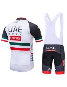 Conjunto corto de ciclismo UAE: comodidad y frescura para tus paseos 2