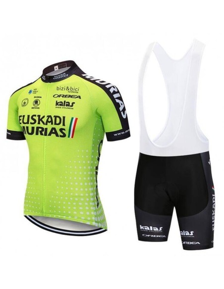 Equipación corta de ciclismo Euskadi Murias: comodidad y estilo para tus rutas