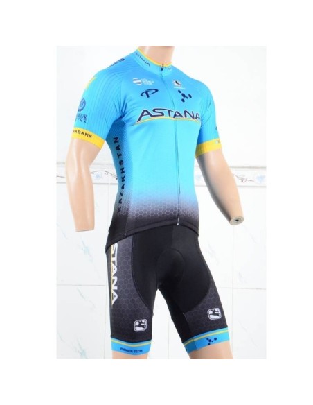 Conjunto corto de ciclismo Astana: comodidad y frescura para tus paseos