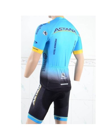 Conjunto corto de ciclismo Astana: comodidad y frescura para tus paseos
