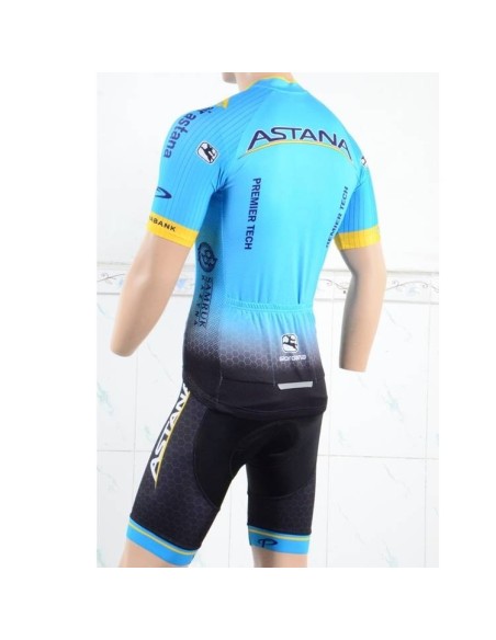 Conjunto corto de ciclismo Astana: comodidad y frescura para tus paseos