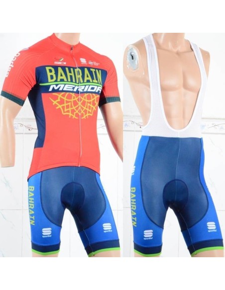 Conjunto corto de ciclismo BAHRAIN Merida: comodidad y estilo para tus paseos