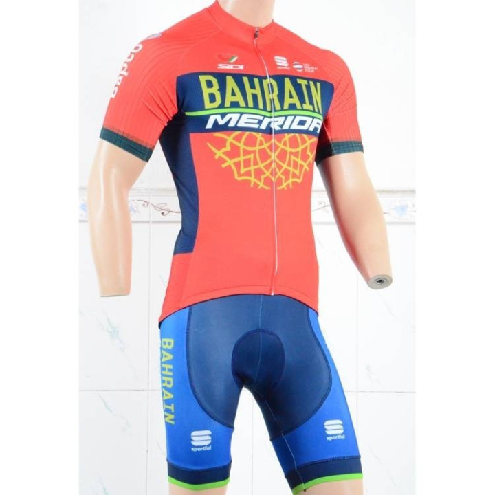 Conjunto corto de ciclismo BAHRAIN Merida: comodidad y estilo para tus paseos