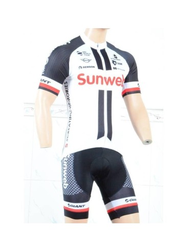 Conjunto corto de ciclismo Sunweb: comodidad y calidad para tus rutas
