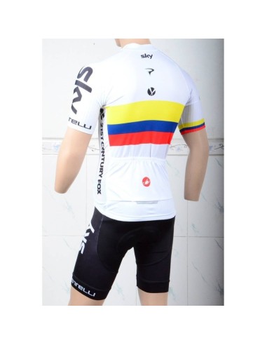 Conjunto de ciclismo corto SKY: comodidad y frescura para tus rutas