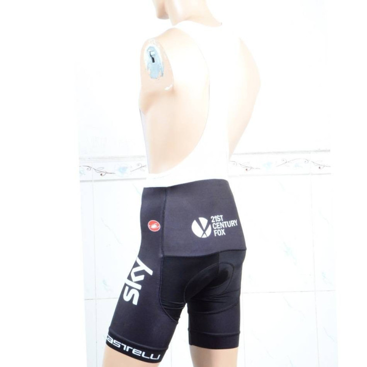 Conjunto de ciclismo corto SKY: comodidad y frescura para tus rutas