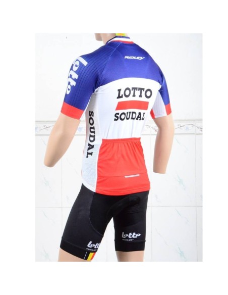 Conjunto corto de ciclismo Lotto: comodidad y frescura para tus rutas de verano