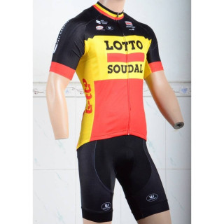 Conjunto de ciclismo corto Lotto: comodidad y estilo para tus paseos en verano