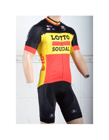 Conjunto de ciclismo corto Lotto: comodidad y estilo para tus paseos en verano