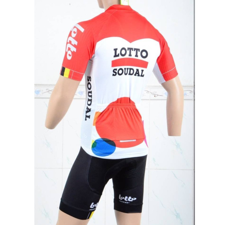 Conjunto corto de ciclismo Lotto: comodidad y estilo para tus rutas