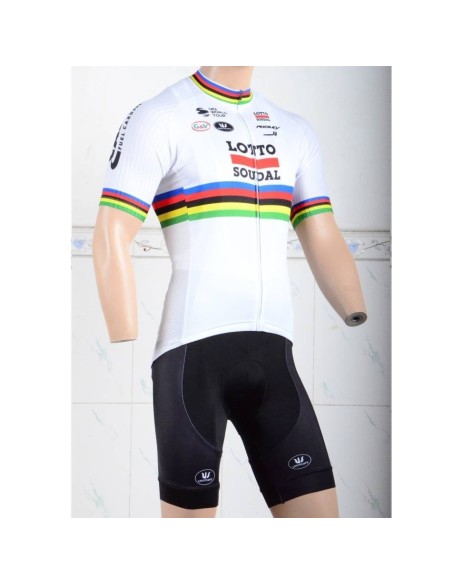 Conjunto corto de ciclismo Lotto: comodidad y estilo para tus paseos