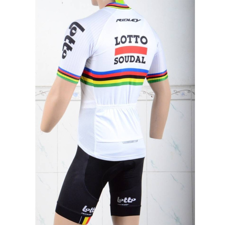 Conjunto corto de ciclismo Lotto: comodidad y estilo para tus paseos