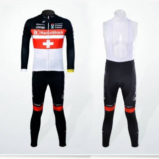 Ropa térmica de ciclismo Radioshack para que pedalees cómodo y fresco