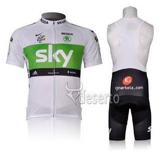 Conjunto de Ciclismo SKY: Comodidad y Estilo para tus Paseos de Verano