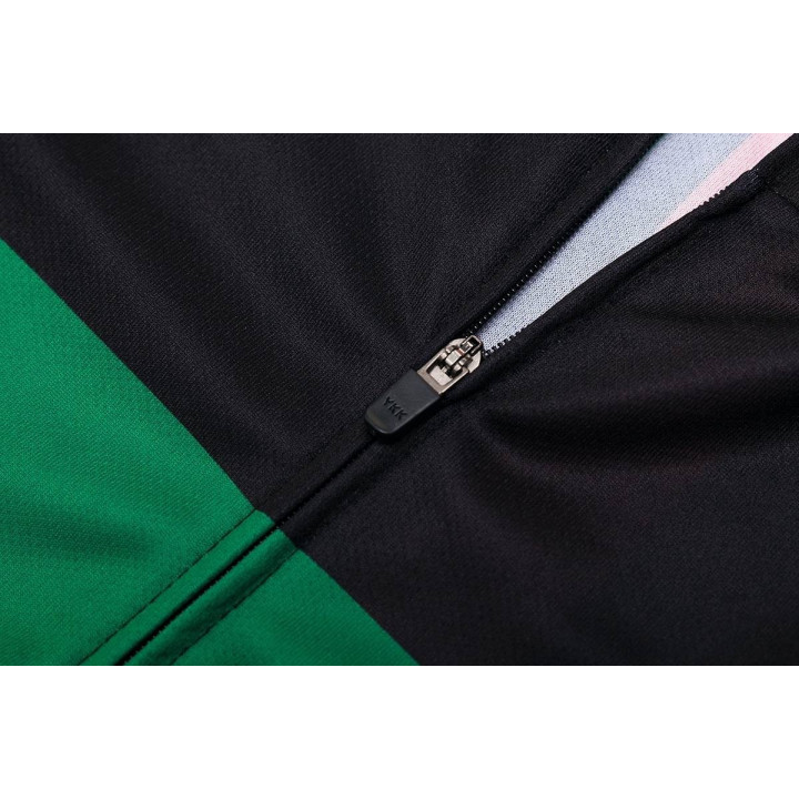 Conjunto de ciclismo corto en Portugal para pedalear cómodo y fresco