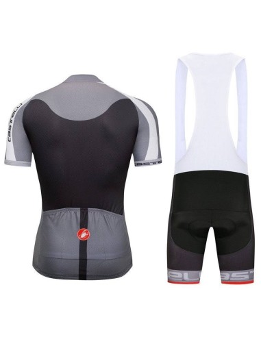 Equipación de ciclismo corta Castelli: comodidad y frescura para tus rutas de verano