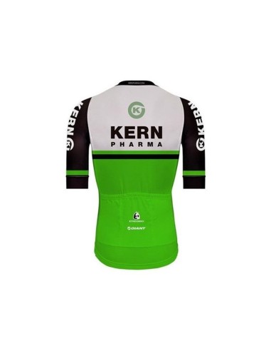 Conjunto de ciclismo corto KERN PHARMA para un verano cómodo y fresco