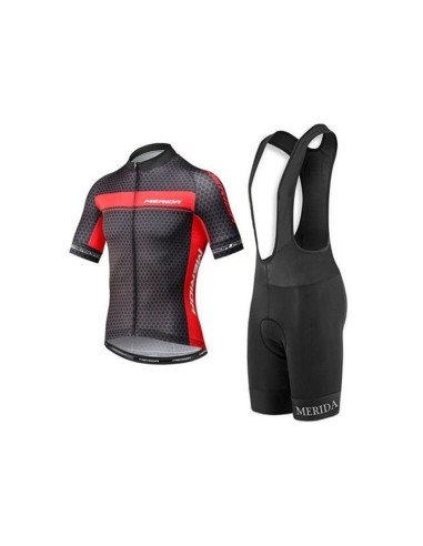 Ropa de ciclismo de verano Merida: confort y estilo para tus paseos