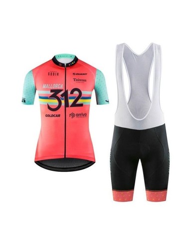 Conjunto corto de ciclismo de verano para mujer en Mallorca