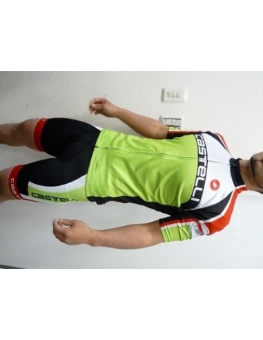 Conjunto de ciclismo corto Castelli para el verano: comodidad y estilo en cada pedalada