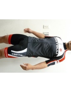 Conjunto de ciclismo corto Castelli: comodidad y frescura para el verano 2