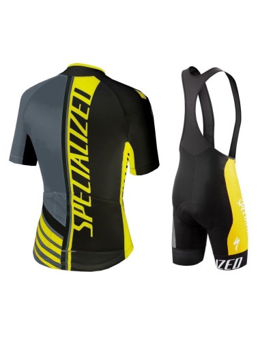 Equipación de Ciclismo Corto para el Verano: Confort y Estilo en Cada Pedalada