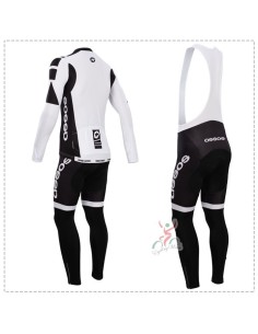 Ropa térmica de ciclismo Assos para mantenerte cómodo y seco 2