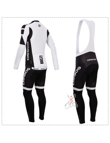 Ropa térmica de ciclismo Assos para mantenerte cómodo y seco