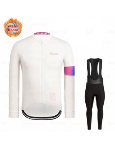 Ropa térmica de ciclismo Rapha para que pedalees cómodo y sin olores