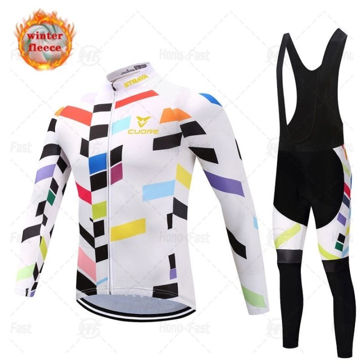 Ropa de ciclismo térmica STRAVA: comodidad y calidad para tus rutas