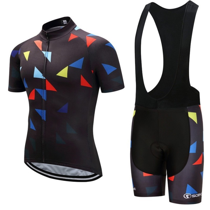 Conjunto de ciclismo corto Triangle para el verano: comodidad y estilo en cada pedaleada