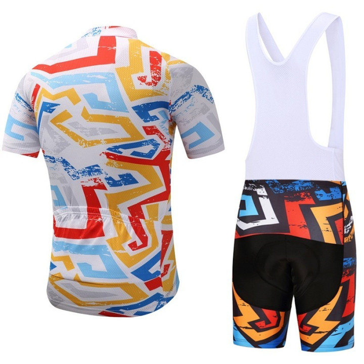 Conjunto corto de ciclismo de verano: comodidad y frescura para tus paseos