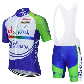 Conjunto de ciclismo corto para verano en Andalucía: comodidad y frescura para tus rutas